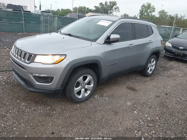 3C4NJDBB4JT150335 2018 JEEP COMPASS - Image 2