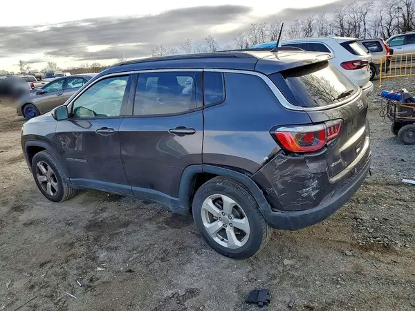 3C4NJDBB4JT150562 2018 JEEP COMPASS - Image 2