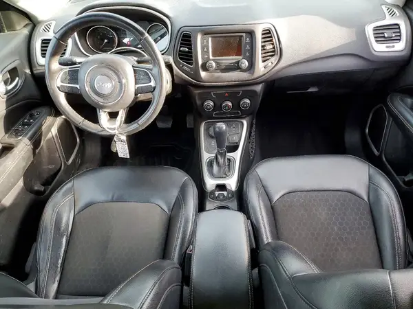 3C4NJDBB4JT150562 2018 JEEP COMPASS - Image 8