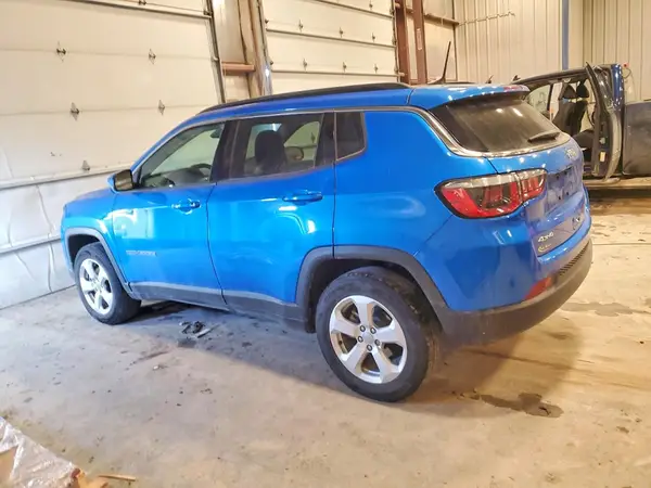 3C4NJDBB4JT161352 2018 JEEP COMPASS - Image 2