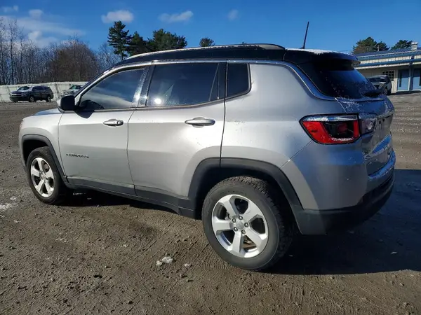 3C4NJDBB4JT161691 2018 JEEP COMPASS - Image 2