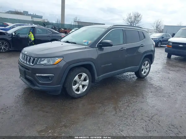 3C4NJDBB4JT161870 2018 JEEP COMPASS - Image 2