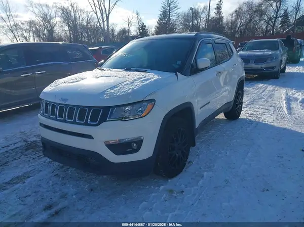 3C4NJDBB4JT168415 2018 JEEP COMPASS - Image 2