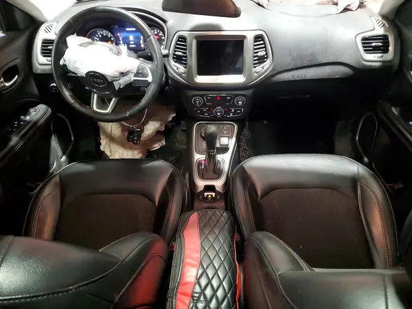 3C4NJDBB4JT174957 2018 JEEP COMPASS - Image 8
