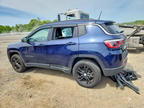 3C4NJDBB4JT175753 2018 JEEP COMPASS - Image 2