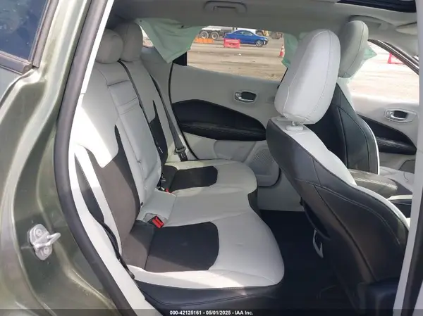 3C4NJDBB4JT176031 2018 JEEP COMPASS - Image 8