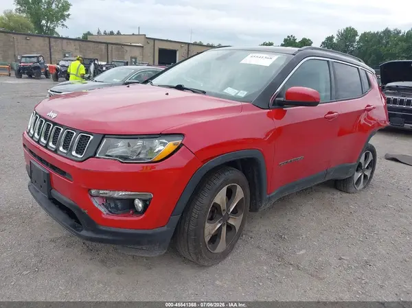 3C4NJDBB4JT178166 2018 JEEP COMPASS - Image 2