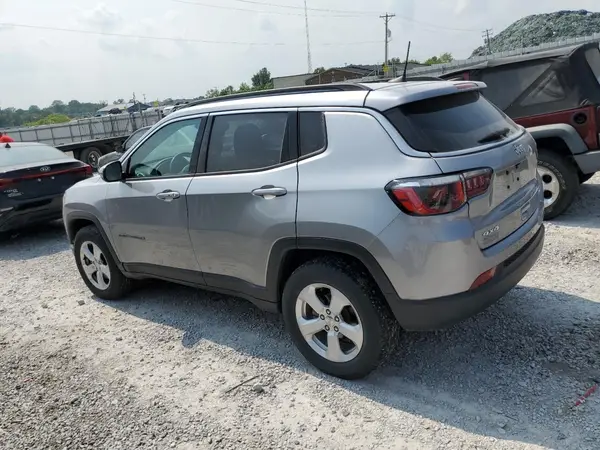 3C4NJDBB4JT178765 2018 JEEP COMPASS - Image 2