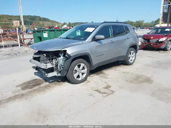 3C4NJDBB4JT179771 2018 JEEP COMPASS - Image 2