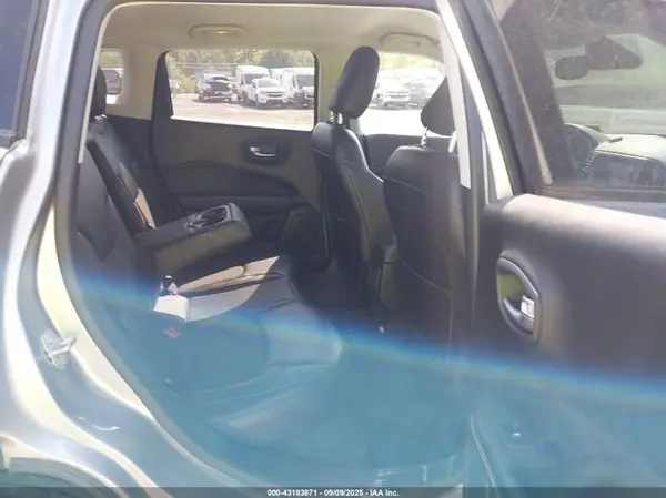 3C4NJDBB4JT179771 2018 JEEP COMPASS - Image 8