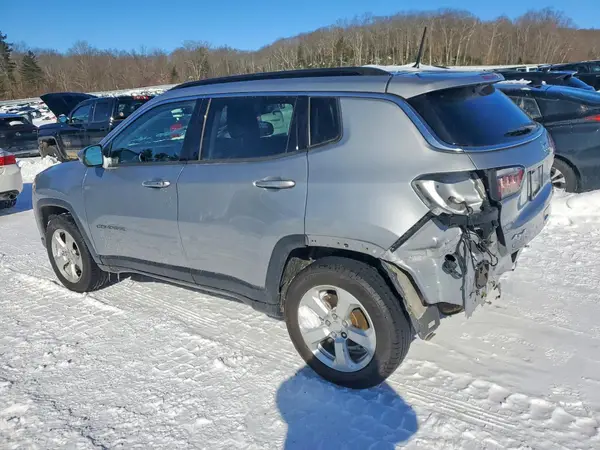 3C4NJDBB4JT180886 2018 JEEP COMPASS - Image 2