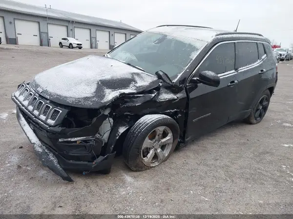 3C4NJDBB4JT185442 2018 JEEP COMPASS - Image 2