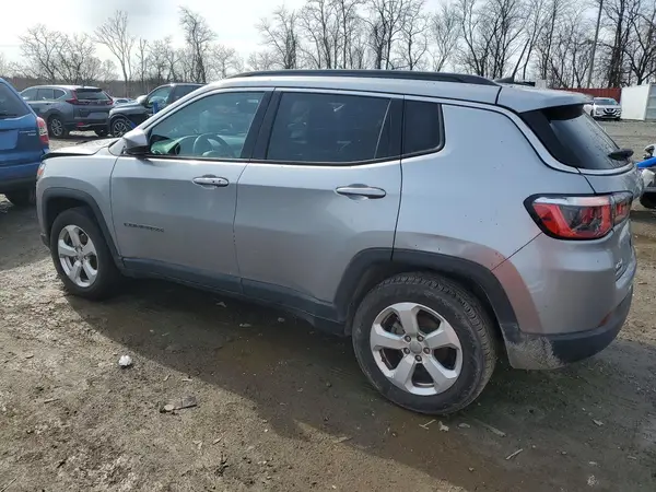 3C4NJDBB4JT191631 2018 JEEP COMPASS - Image 2