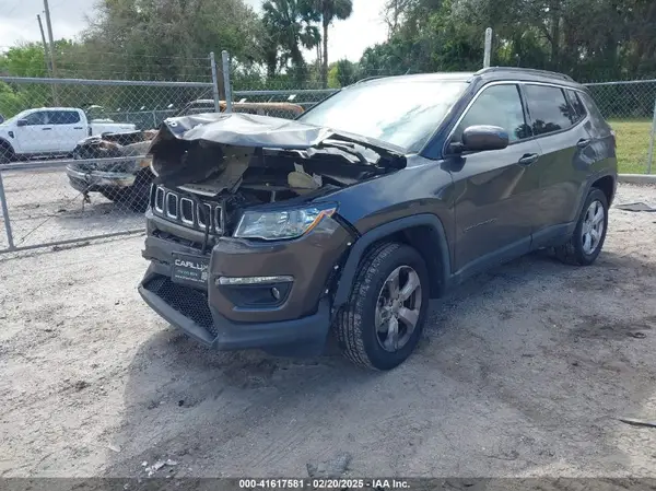 3C4NJDBB4JT192312 2018 JEEP COMPASS - Image 2