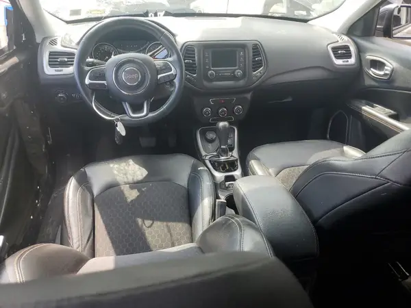 3C4NJDBB4JT201168 2018 JEEP COMPASS - Image 8