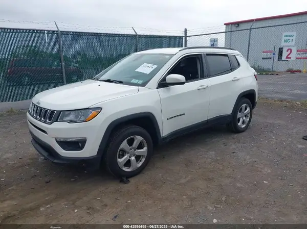 3C4NJDBB4JT206239 2018 JEEP COMPASS - Image 2