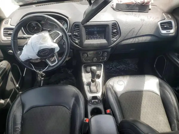 3C4NJDBB4JT231805 2018 JEEP COMPASS - Image 8
