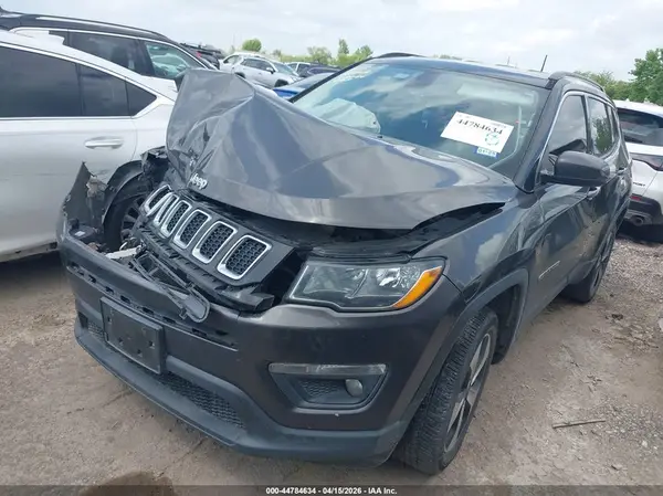 3C4NJDBB4JT235191 2018 JEEP COMPASS - Image 2
