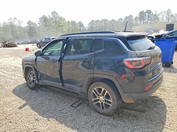3C4NJDBB4JT238334 2018 JEEP COMPASS - Image 2
