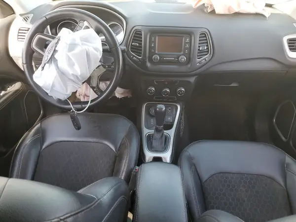 3C4NJDBB4JT238771 2018 JEEP COMPASS - Image 8