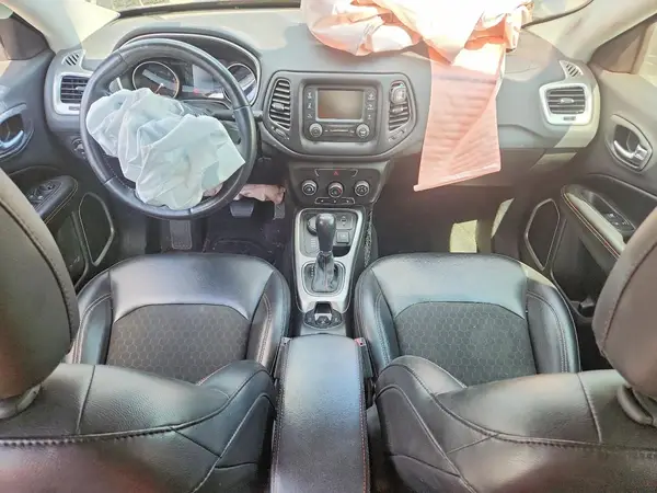 3C4NJDBB4JT239547 2018 JEEP COMPASS - Image 8