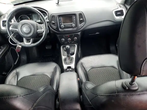 3C4NJDBB4JT252914 2018 JEEP COMPASS - Image 8