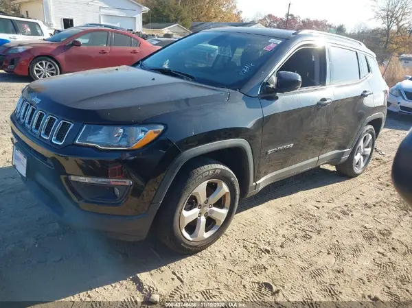 3C4NJDBB4JT259393 2018 JEEP COMPASS - Image 2
