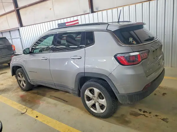 3C4NJDBB4JT261662 2018 JEEP COMPASS - Image 2