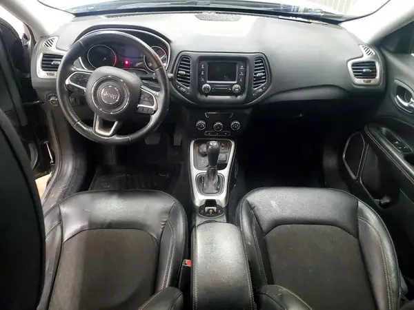 3C4NJDBB4JT261662 2018 JEEP COMPASS - Image 8