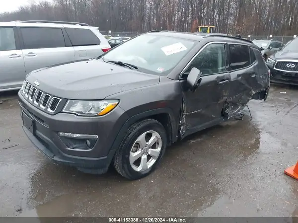 3C4NJDBB4JT265937 2018 JEEP COMPASS - Image 2