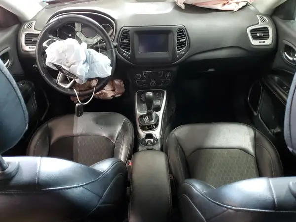 3C4NJDBB4JT270491 2018 JEEP COMPASS - Image 8