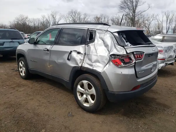 3C4NJDBB4JT281443 2018 JEEP COMPASS - Image 2