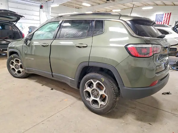 3C4NJDBB4JT281961 2018 JEEP COMPASS - Image 2