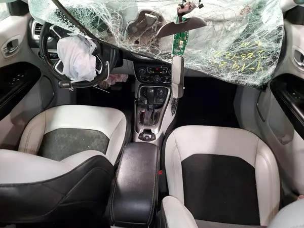 3C4NJDBB4JT281961 2018 JEEP COMPASS - Image 8