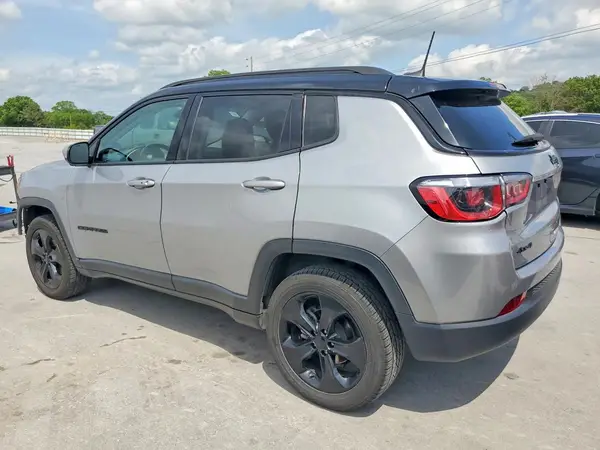 3C4NJDBB4JT298694 2018 JEEP COMPASS - Image 2