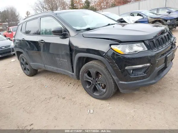 3C4NJDBB4JT298839 2018 JEEP COMPASS - Image 1
