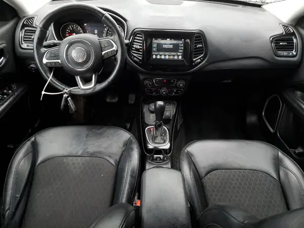 3C4NJDBB4JT299201 2018 JEEP COMPASS - Image 8