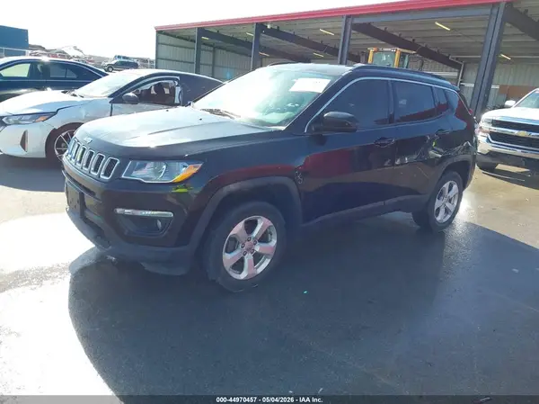 3C4NJDBB4JT299392 2018 JEEP COMPASS - Image 2