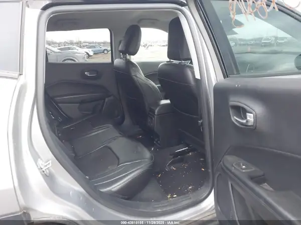 3C4NJDBB4JT304106 2018 JEEP COMPASS - Image 8
