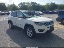 3C4NJDBB4JT307068 2018 JEEP COMPASS