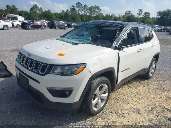 3C4NJDBB4JT307068 2018 JEEP COMPASS - Image 2