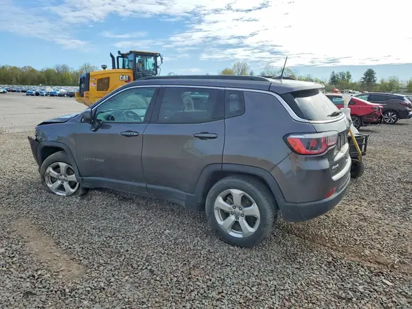 3C4NJDBB4JT307748 2018 JEEP COMPASS - Image 2