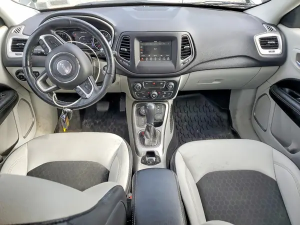 3C4NJDBB4JT307748 2018 JEEP COMPASS - Image 8