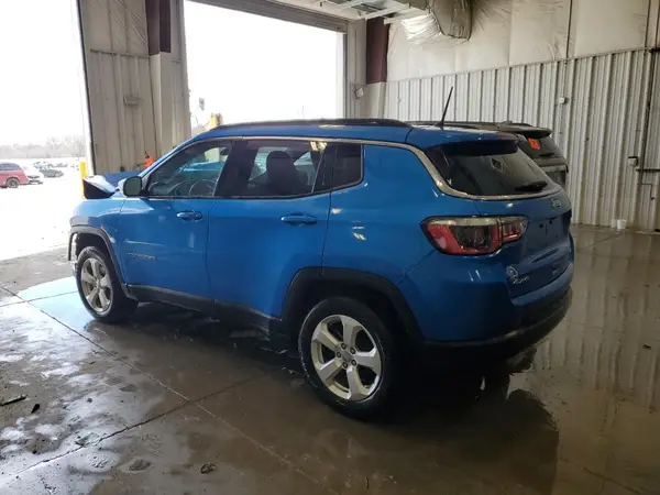 3C4NJDBB4JT314313 2018 JEEP COMPASS - Image 2