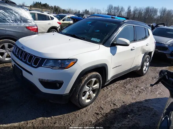 3C4NJDBB4JT314599 2018 JEEP COMPASS - Image 2