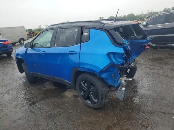 3C4NJDBB4JT316062 2018 JEEP COMPASS - Image 2