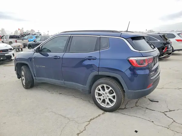 3C4NJDBB4JT316143 2018 JEEP COMPASS - Image 2