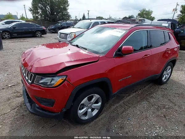 3C4NJDBB4JT324145 2018 JEEP COMPASS - Image 2