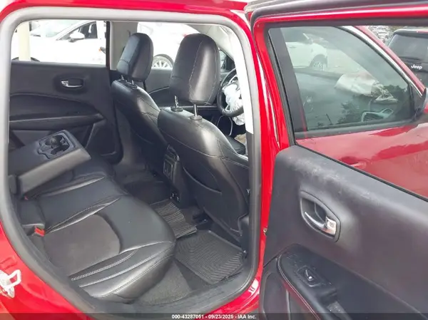 3C4NJDBB4JT324145 2018 JEEP COMPASS - Image 8