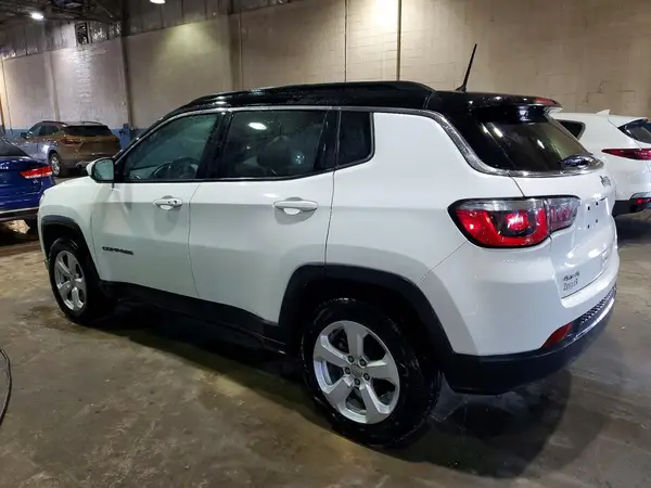 3C4NJDBB4JT328079 2018 JEEP COMPASS - Image 2